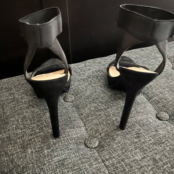 Steve Madden All Black Heels - Picture 3 of 5